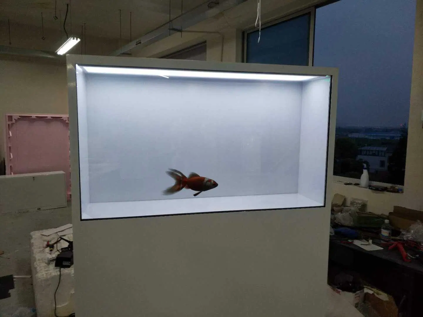 Human-Size 86 Inch Interactive Touchscreen Transparent LCD 3D Holobox