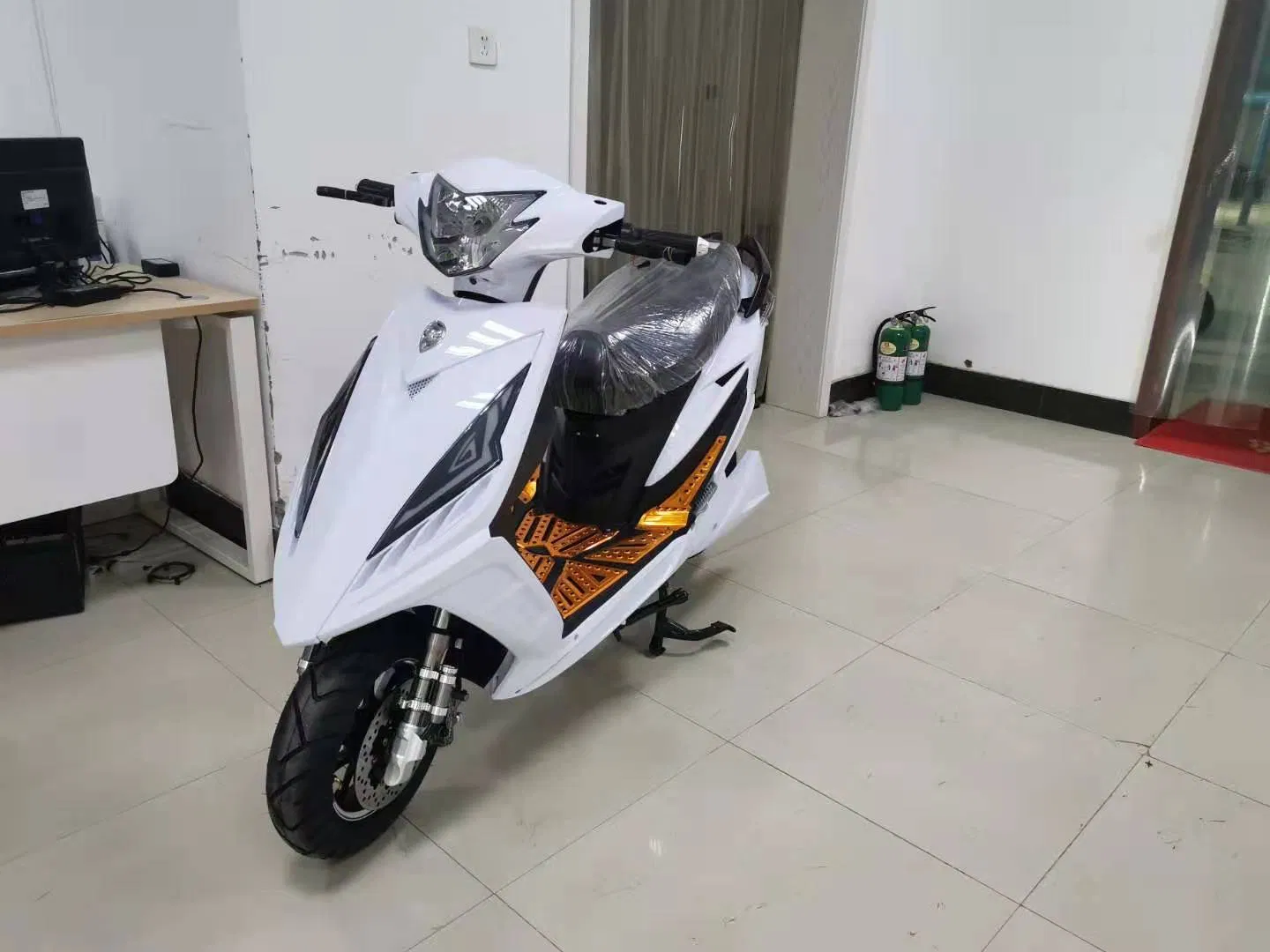 New Product China Supplier Cheap Adult CKD Electric Scooter Ebike S Electric Motorcycle in India