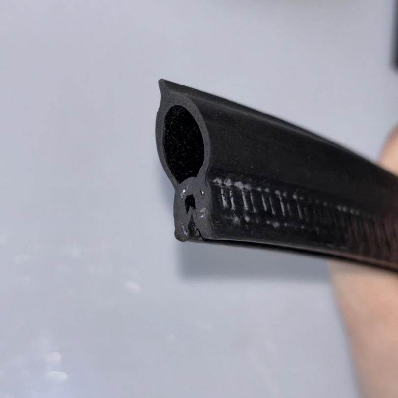 EPDM Тройной Уплотнительный Штрип