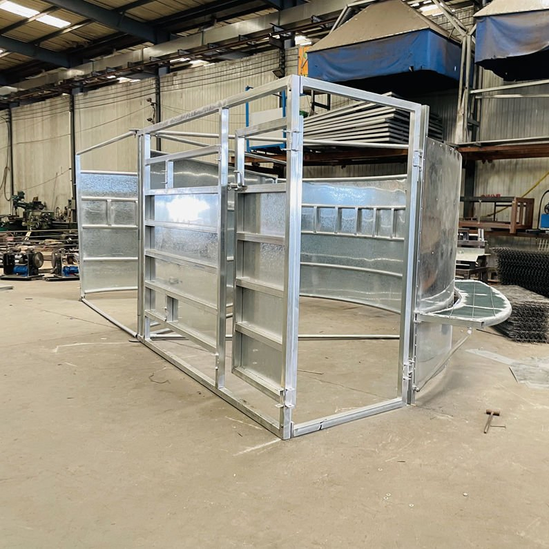 Durable Quality Steel Force Yard Semi-Circular Forcing Yard for Livestock Management
