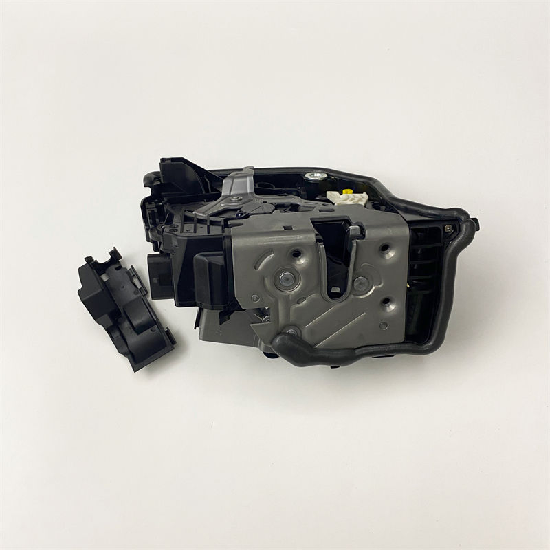 Stzt51227477704autoparts Automotive Carcentredoor Lock Actuator51227477712 for B Mwg32g12g07