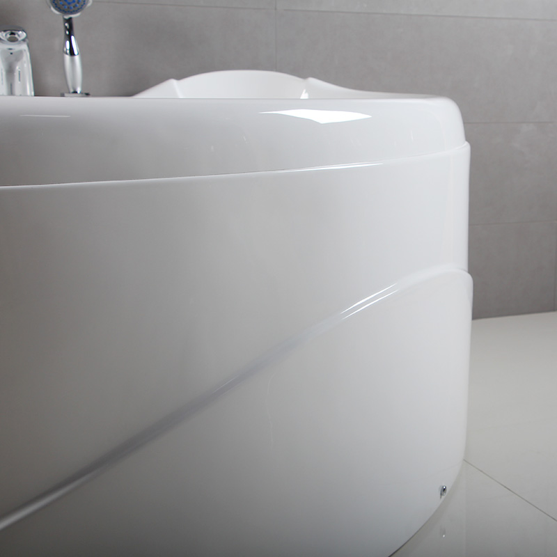 Угловая ванна для двоих с гидромассажем