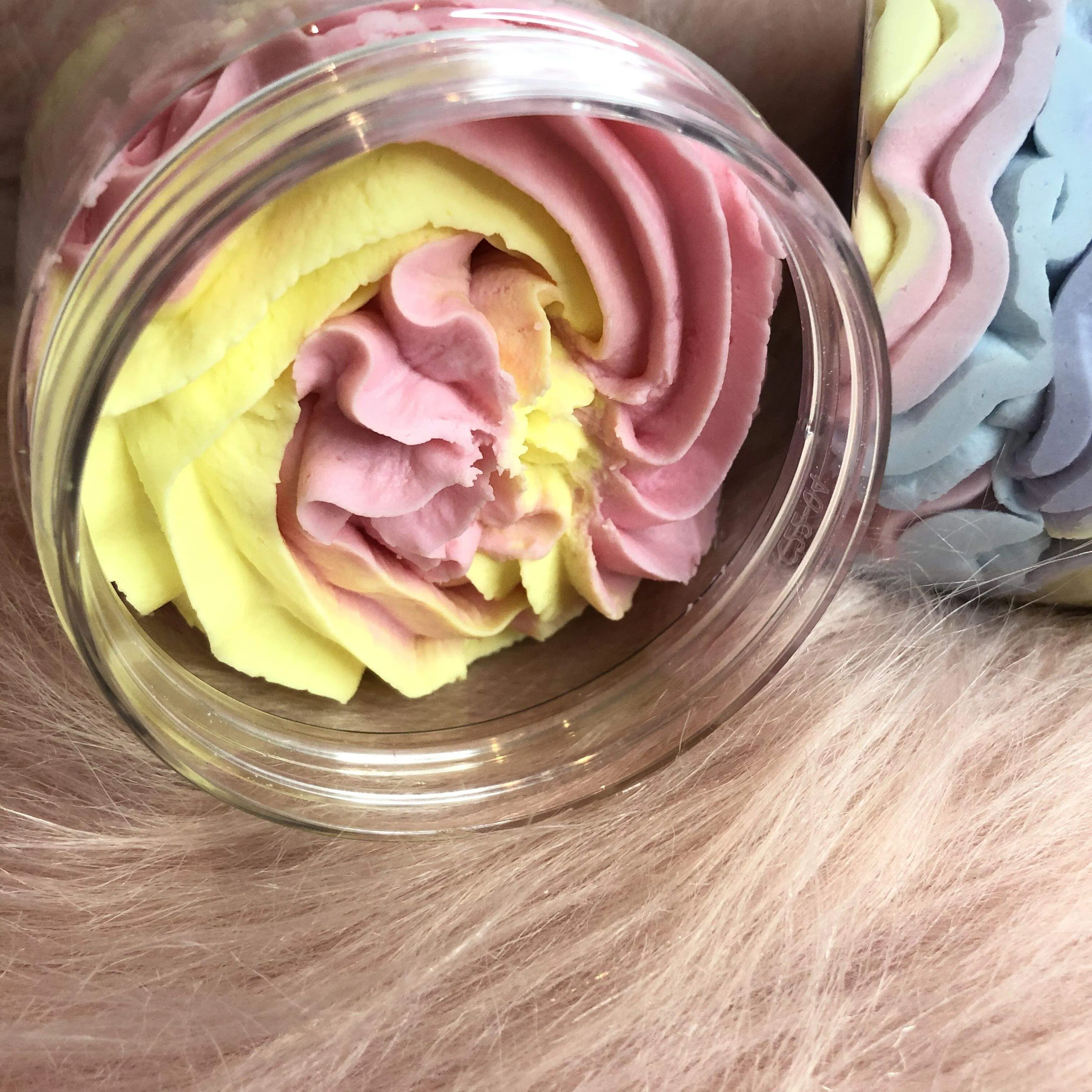 Korea Wholesale Whipped Body Scrub Custom Logo Luxury Organic Coconut Exfoliant Body Scrub