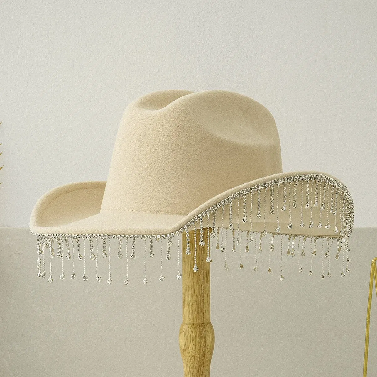 Ковбойская шляпа с бахромой и стразами для женщин