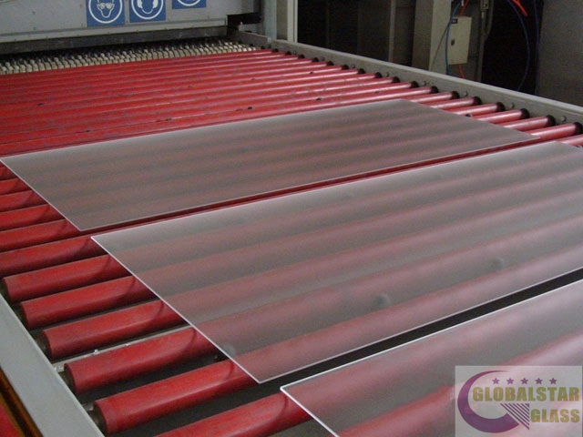 China Manufacture 3.2mm/2mm/4mm Single-Layer Coating Tempered Solar Glass Panels
