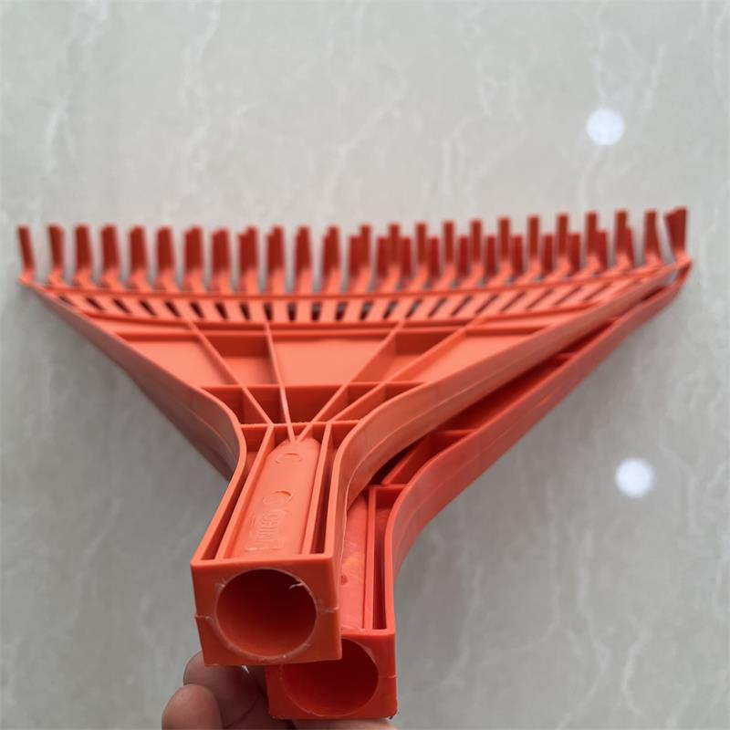 Good Quality High Elasticity Agricultural Hand Garden Tools Plastic Hay Leaf Rake with Wooden Handle