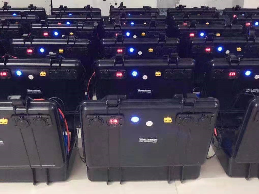 Warranty 5years 4s LiFePO4 Cells 12V 1.54kwh 120ah Solar Portable Power Bank