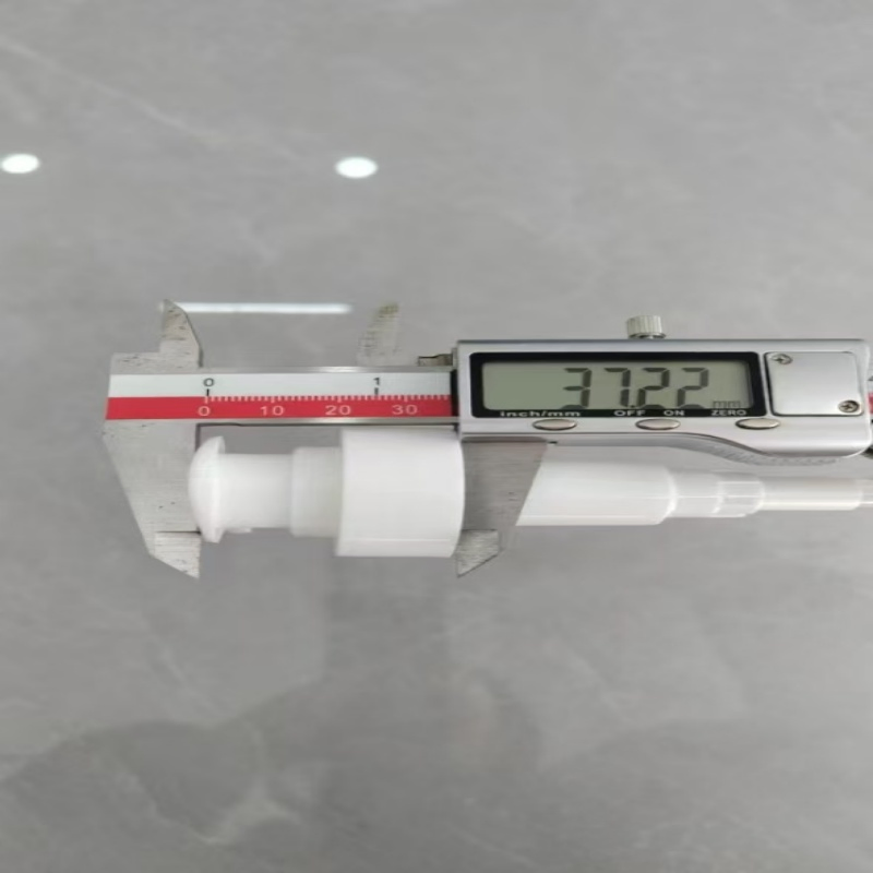 White 33/410 Pump Distributor - Common for Shampoo, Shower Gel and Lotion