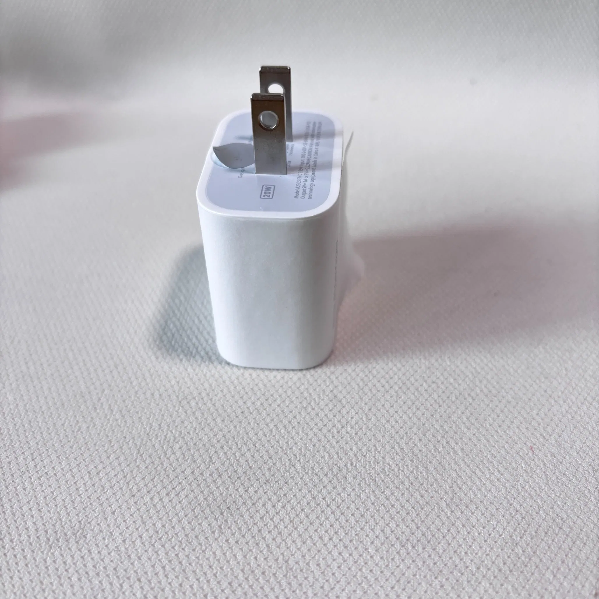 High End Top Level 20W Globally Compatible Charging Head with Integrated Us, UK, and EU Plugs for Safe and Efficient Travel in Multiple Countries Charger