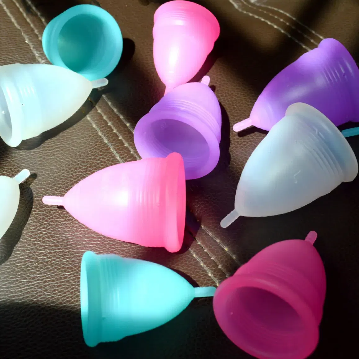 Eco-Friendly Custom Logo Silicone Menstrual Cups for Women
