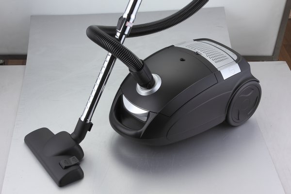 Ultra-Quiet 5L Canister Vacuum for Effortless Home Cleaning Solutions