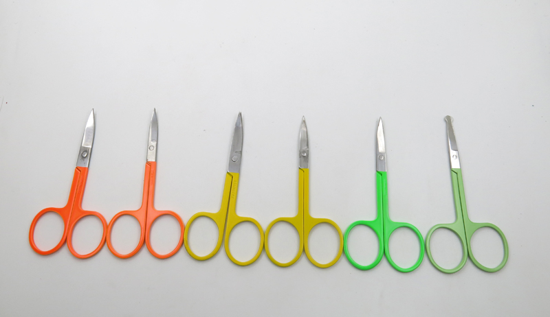 Durable Makeup Tools Curved Sharp Edge Scissors for Eyebrow Eyelash Using