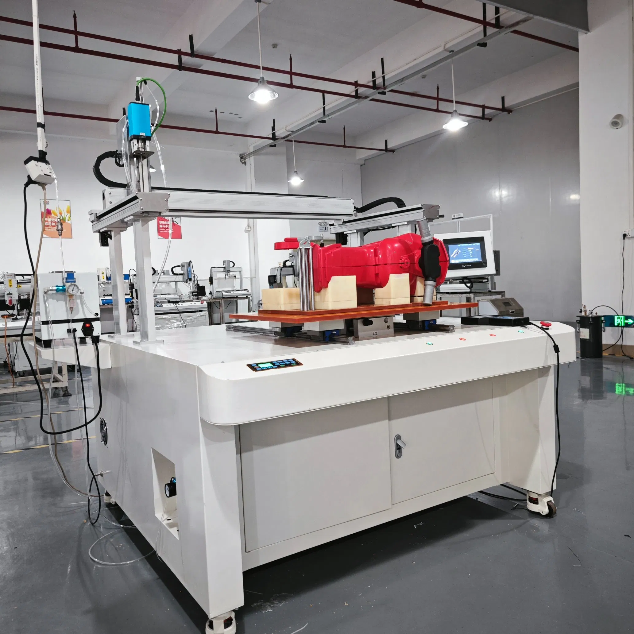 Автоматический станок для завинчивания винтов BBA-8441LS