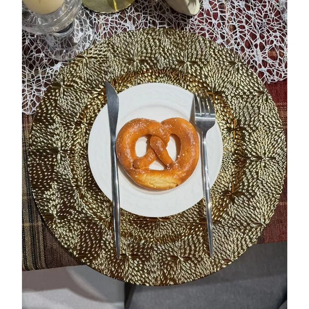 Classic Round Graininess Disposable Plastic PP Material Food-Grade Charger Plate for Hotel