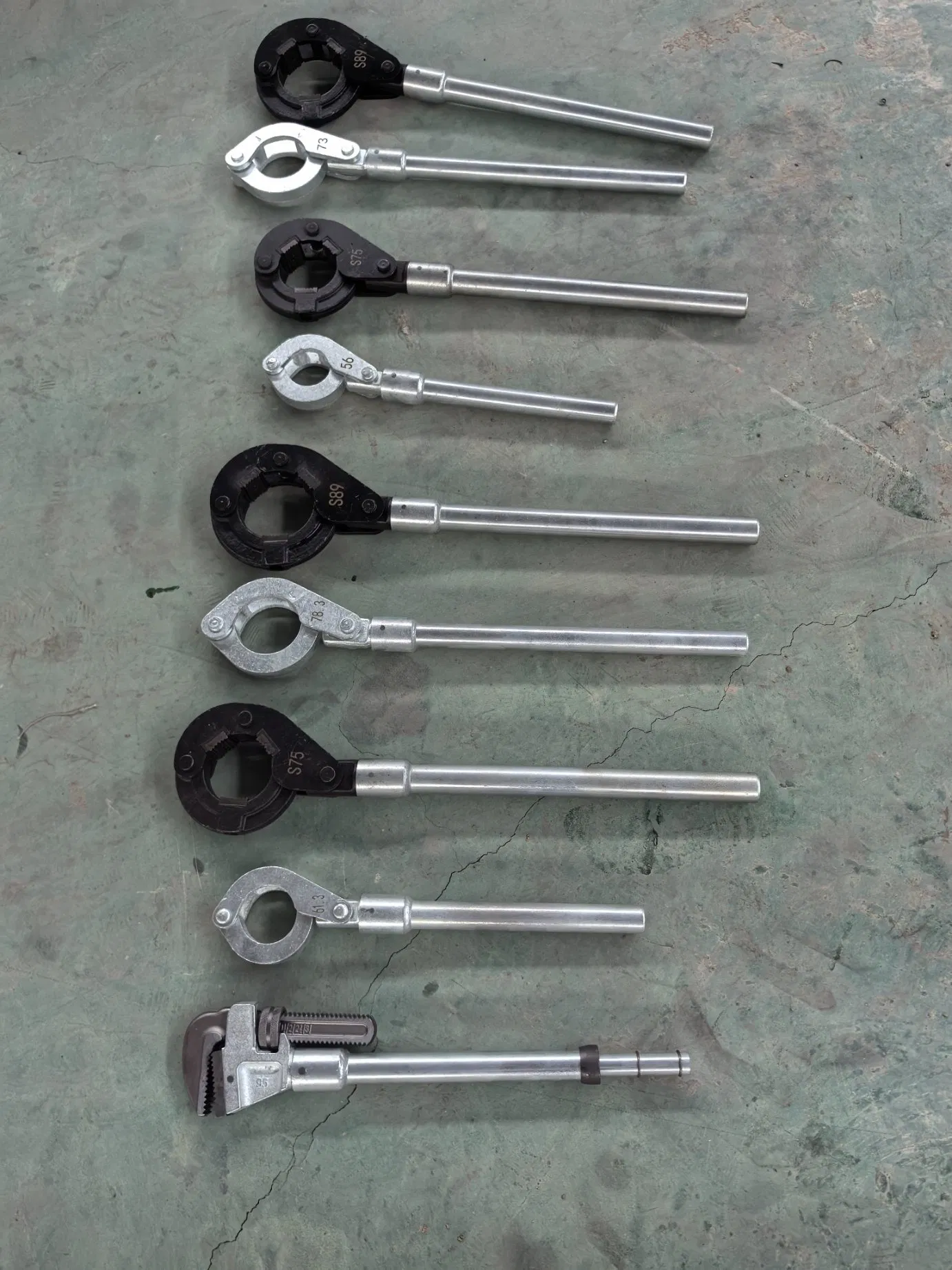 High-Torque Drill Rod Wrench for Efficient Water Well Drilling