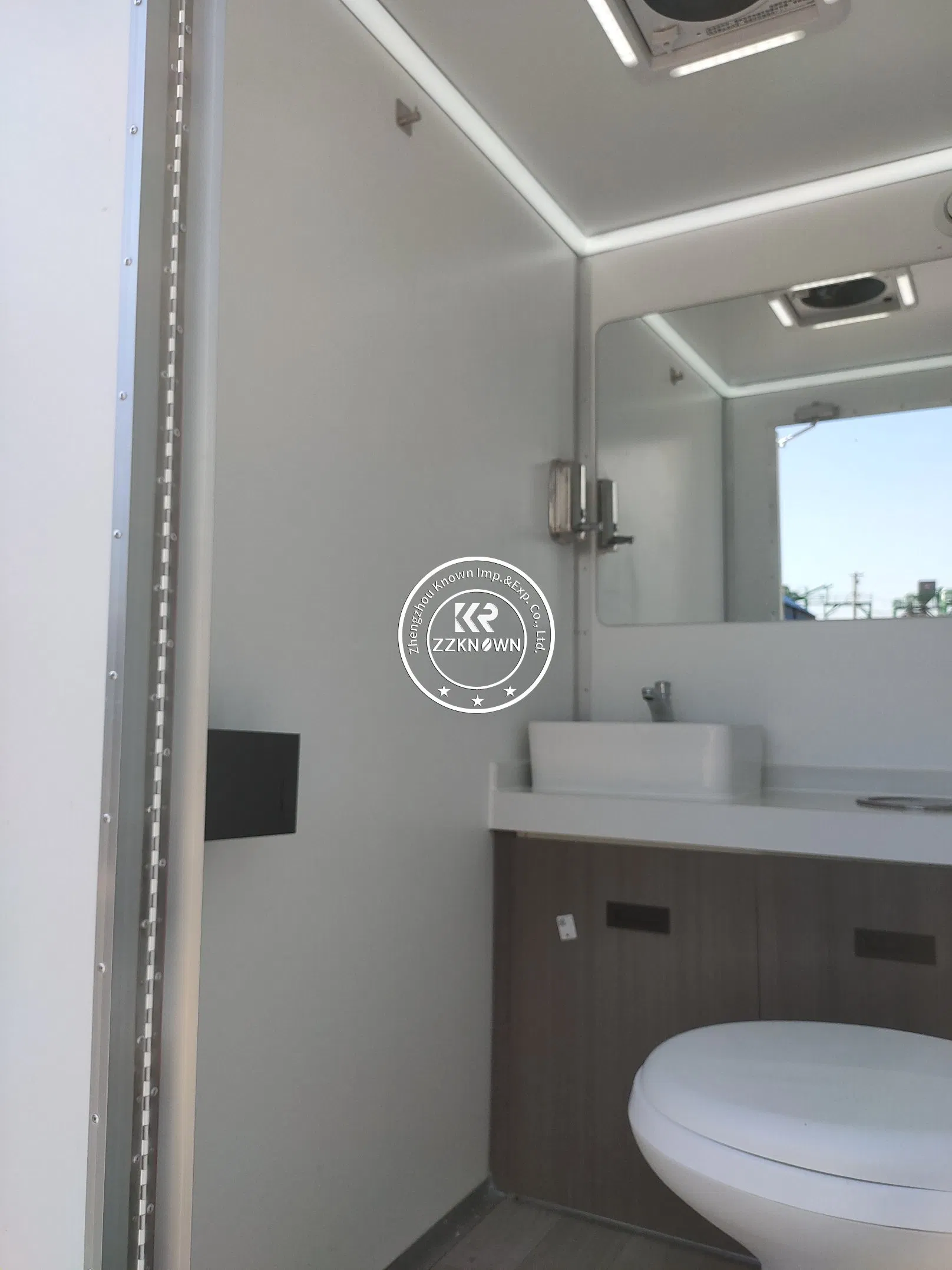 2025 Commercial Mobile Barbershop Trailer Salon Van Trailer Mobile Hair Salon Truck Temporary Mobile Toilet Restroom