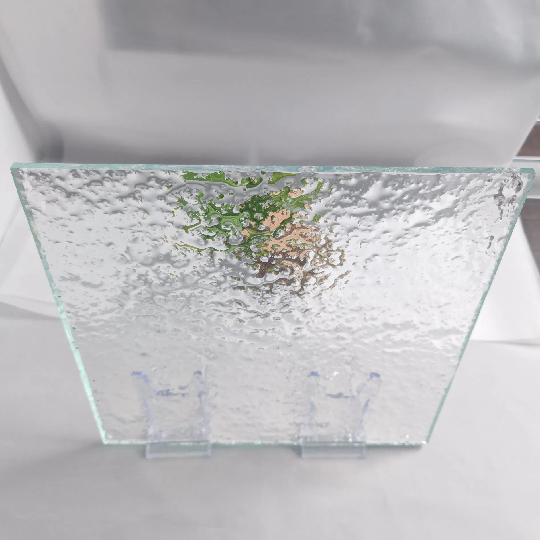 Ultra-White Clean Patterned Tempered Fused Glass for Spatial Decoration Artistic Partitions