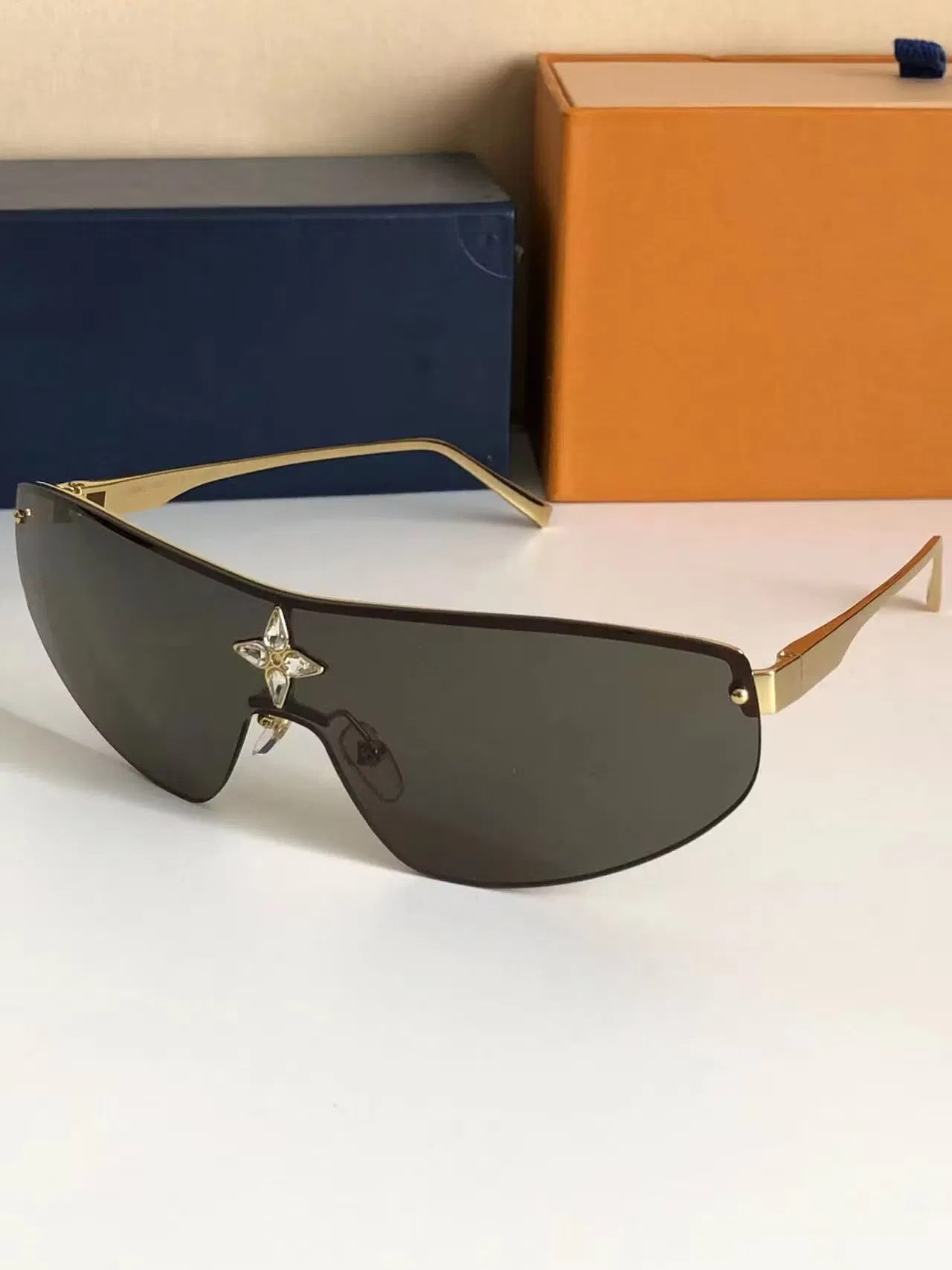 Unisex Fashion Designer Sunglasses Collection