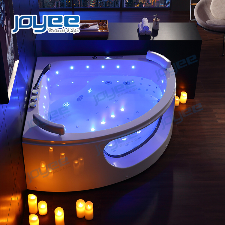 Угловая джакузи с гидромассажем и душем