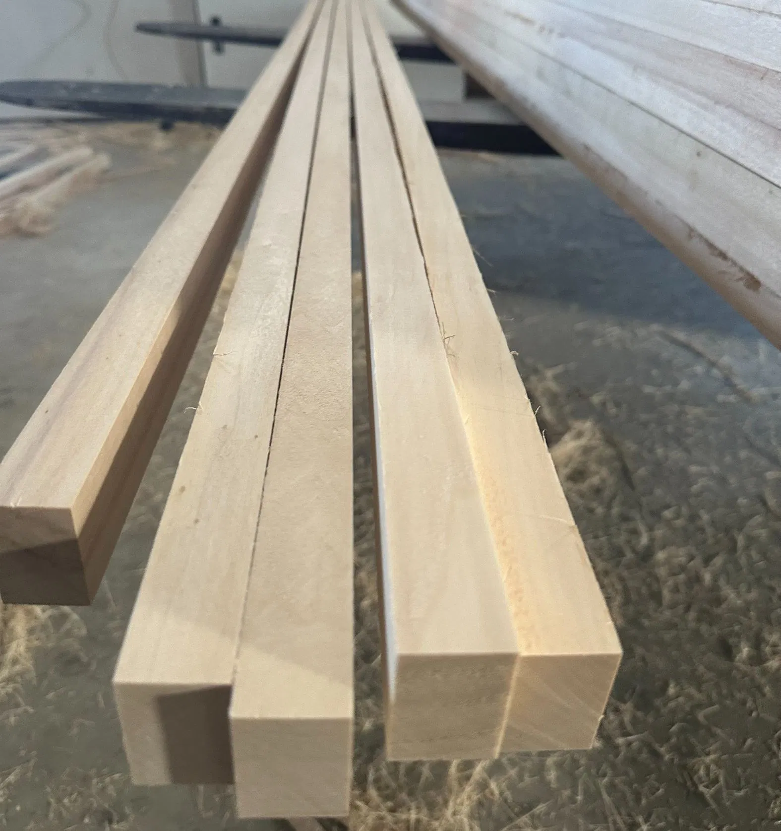 Solid Wood Board Sanding 4 Side Smooth Surface Wood Poplar Strips