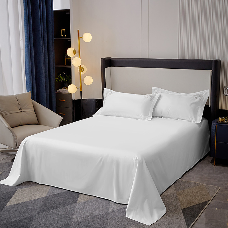 Queen King Size Four Pieces European Embroidery Duvet Cover Bedsheet Breathable & Cooling Bed Linen Hotel Luxury Bed Sheets ODM/OEM Bedding Set