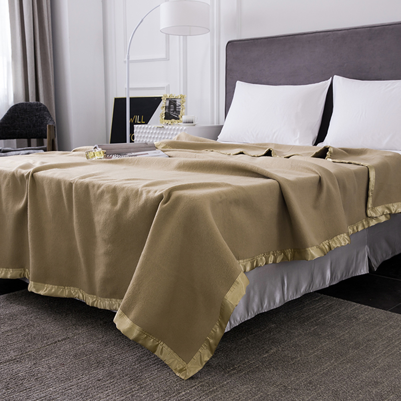 Hotel King Size Polyester Coral Fleece Soft Solid Winter Blankets