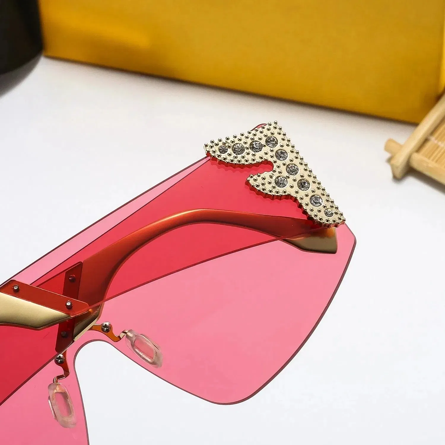 Fashion Designer Original Unisex Classic Replica Sunglasses, Factory Direct Sales, 1: 1 Replica, High-End Fashion.