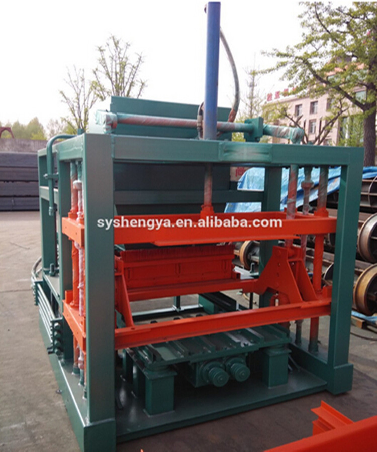 Qt4-20 Semi Automatic Concrete Block Brick Machine for Sudan