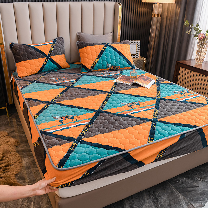 Queen Size Bed Cover Quilted Waterproof Mattress Protector