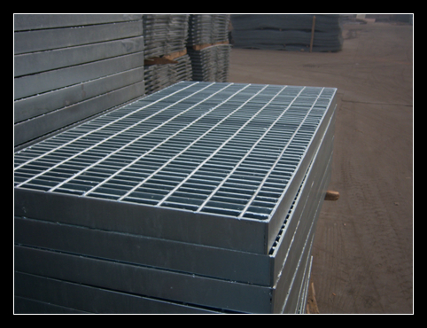 Galvanized Metal Checker Plate Nosing Stair Treads