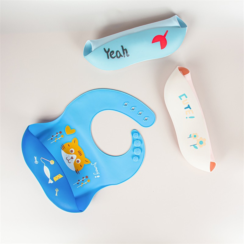 Adjustable Anti-Bacterial Children Feeding Training Set Custom Printed Cartoon Silicone Baby Bib