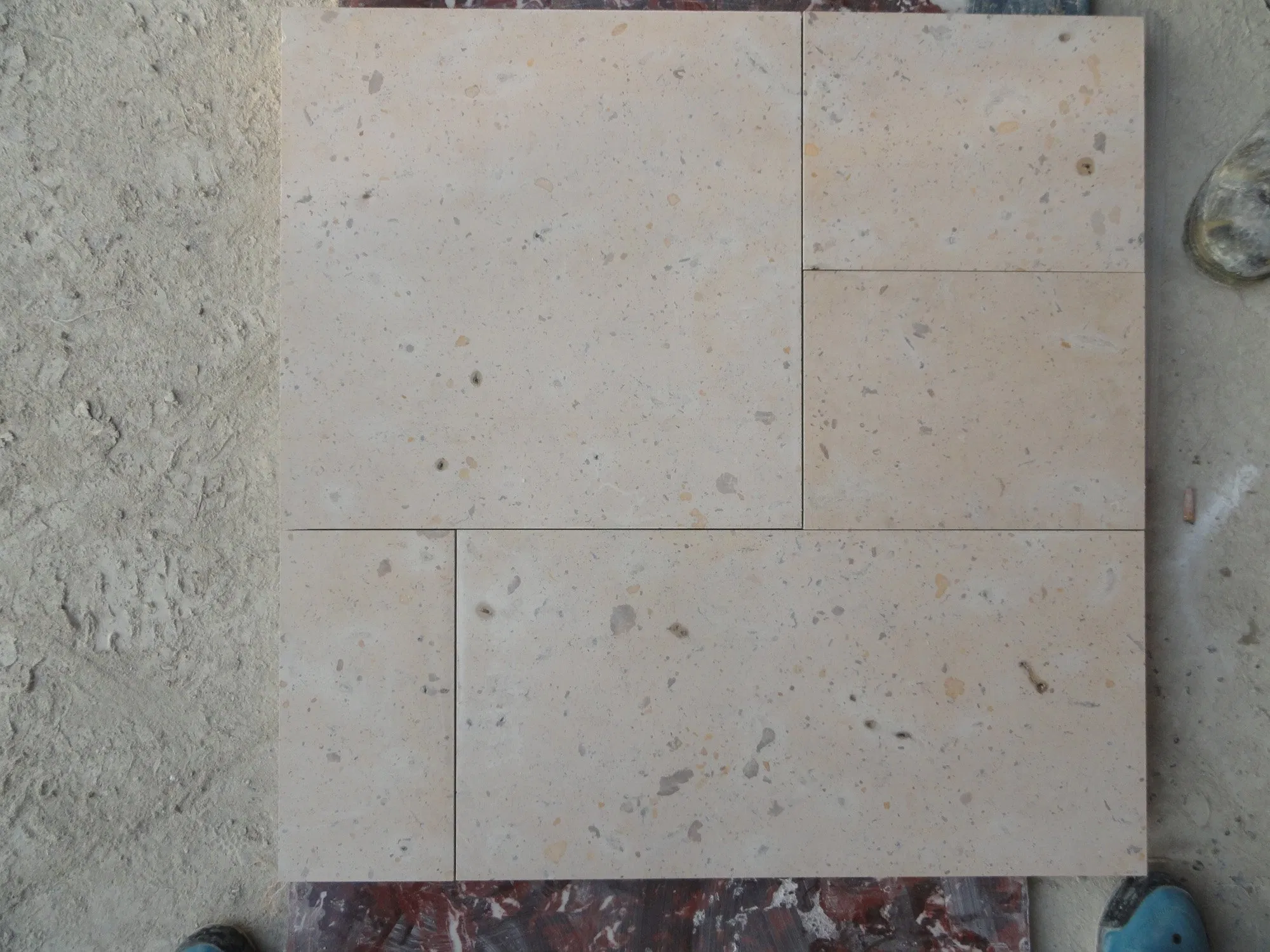 French Pattern Floor Paver European Classical Type Beige Limestone Honed or Bushhammered