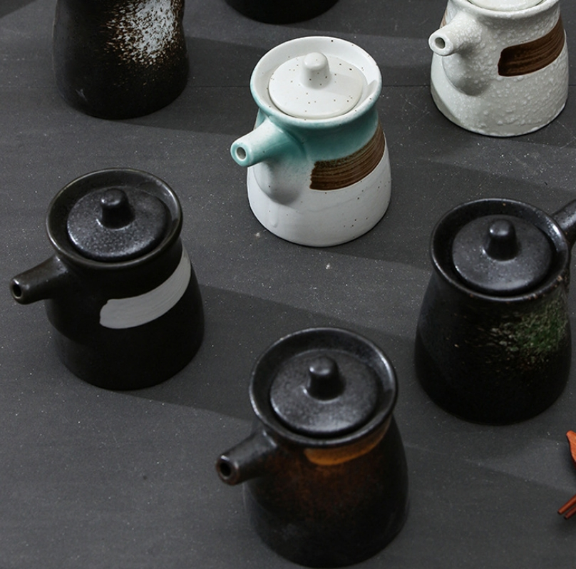 Wholesale Japanese Style Oil Dispenser Seasoning Bottle Pitcher Soy Sauce Jar Pot Vinegar Ceramic Bottle for Sushi Fast Food