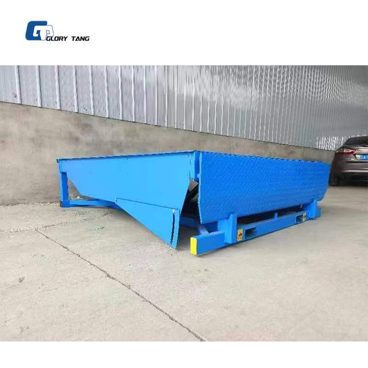 Boarding Bridge Suitable for Loading and Unloading at The Warehouse Entrance