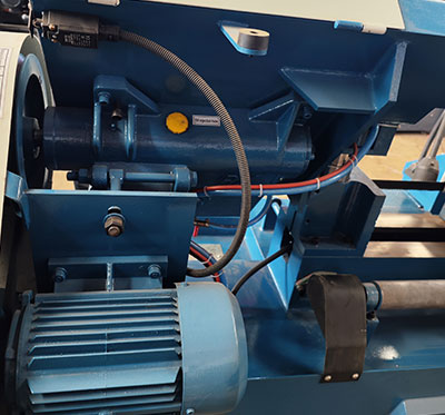 Станок ленточнопильный горизонтальный автоматический гидравлический по металлу GH4260