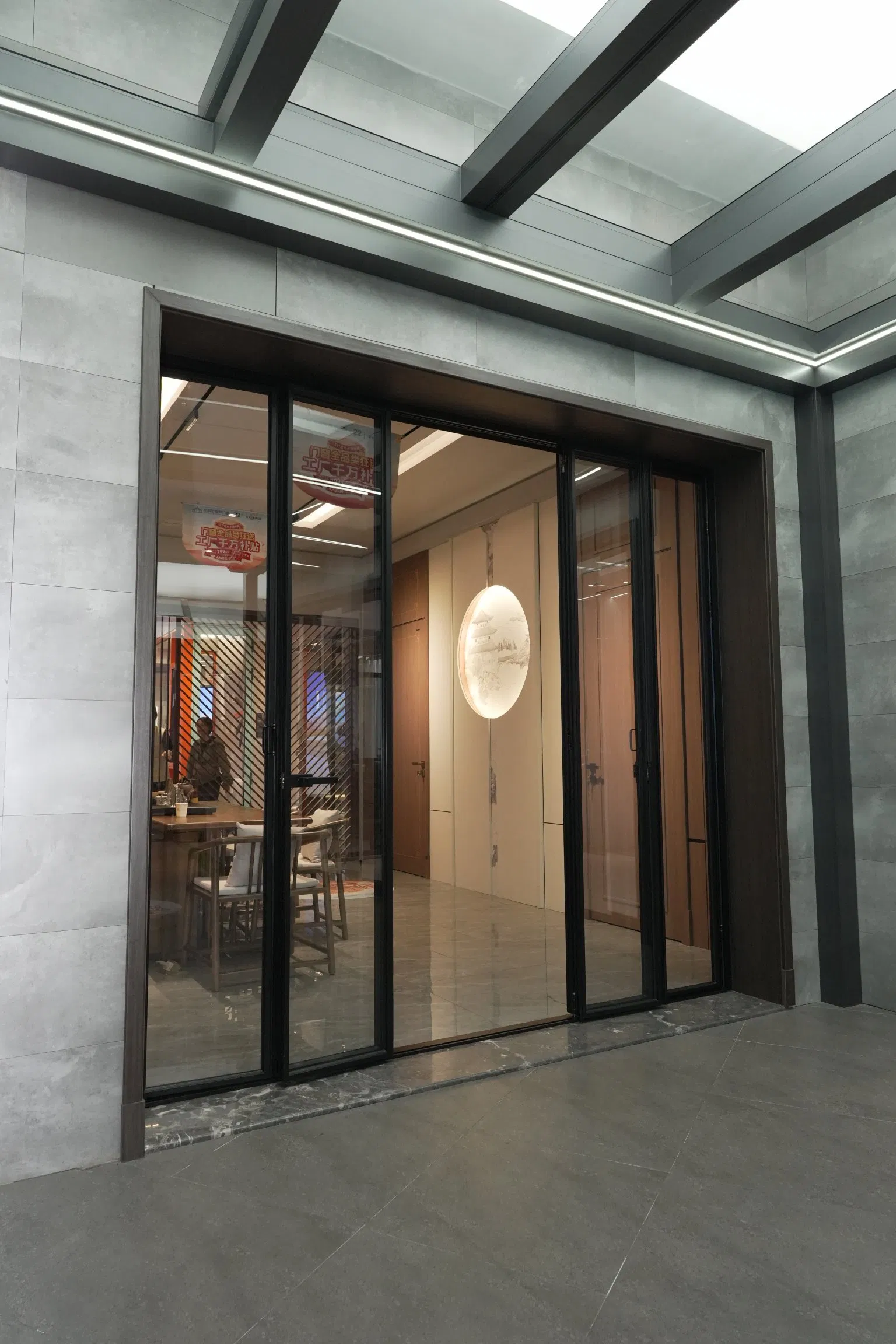 Luxurious Simple Stable Quiet Modern and Minimalist Folding Door