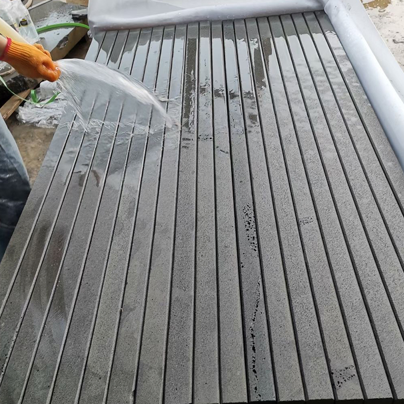 Hainan Black/Grey Basalt Bluestone Volcanic/Lava Culture Stone Split/Honed for Wall Panels/Flagstone/Tiles/Kerbs for Garden/Villa Project Price