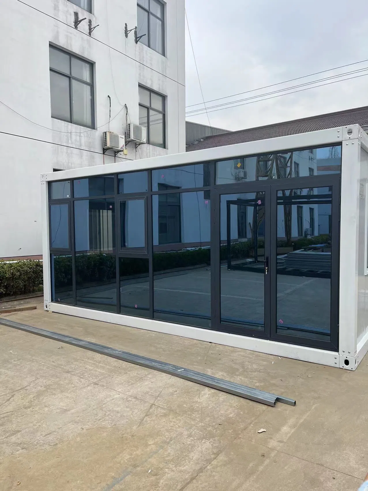 Cusotm Prefabricated Container House Prefab Shop School Mining Camping Gym Apartment Farmhouse Dormitory Bar Guard Office Restaurant Construction Building Home