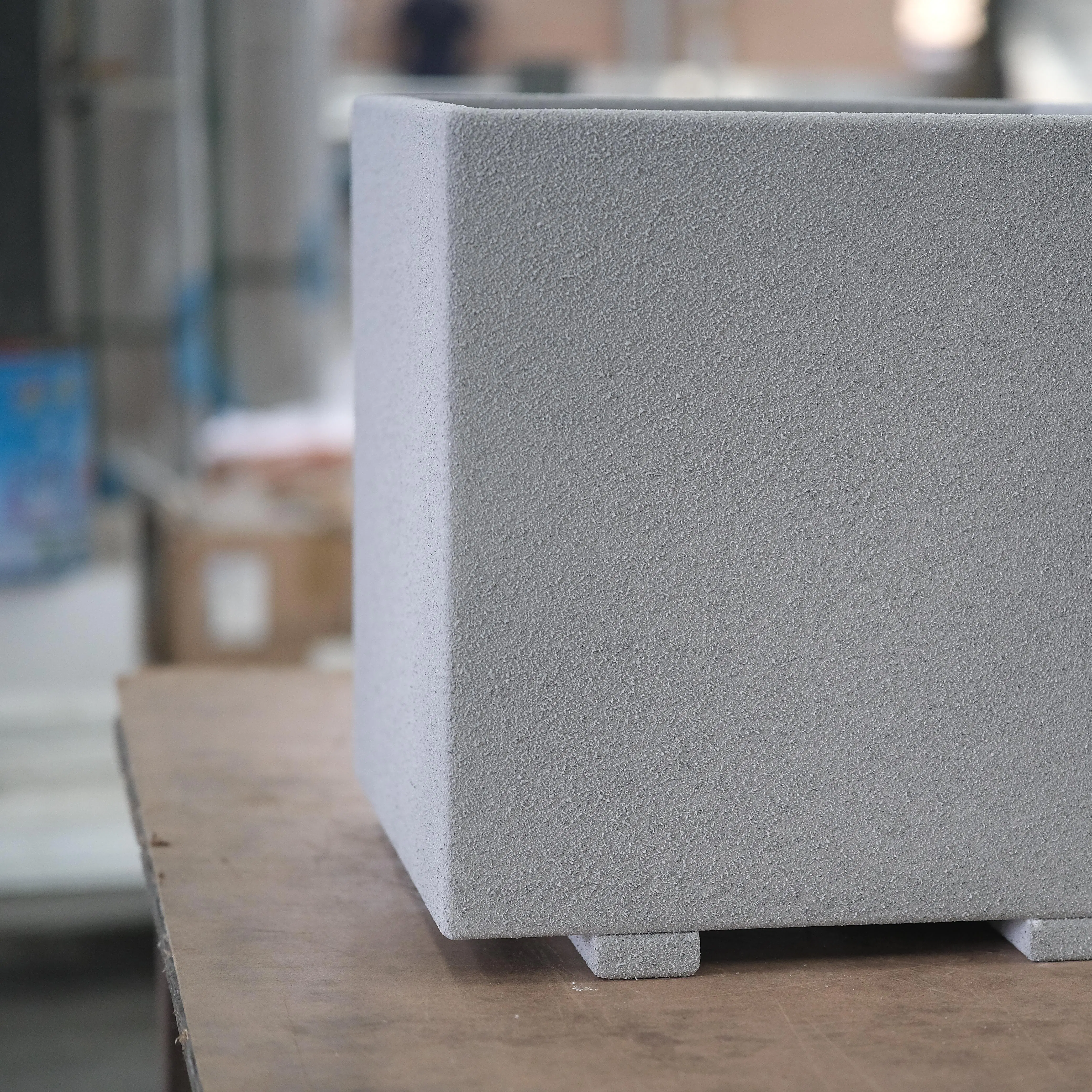 Elegant Powder Coated Aluminum Planter Box for Stunning Garden Design