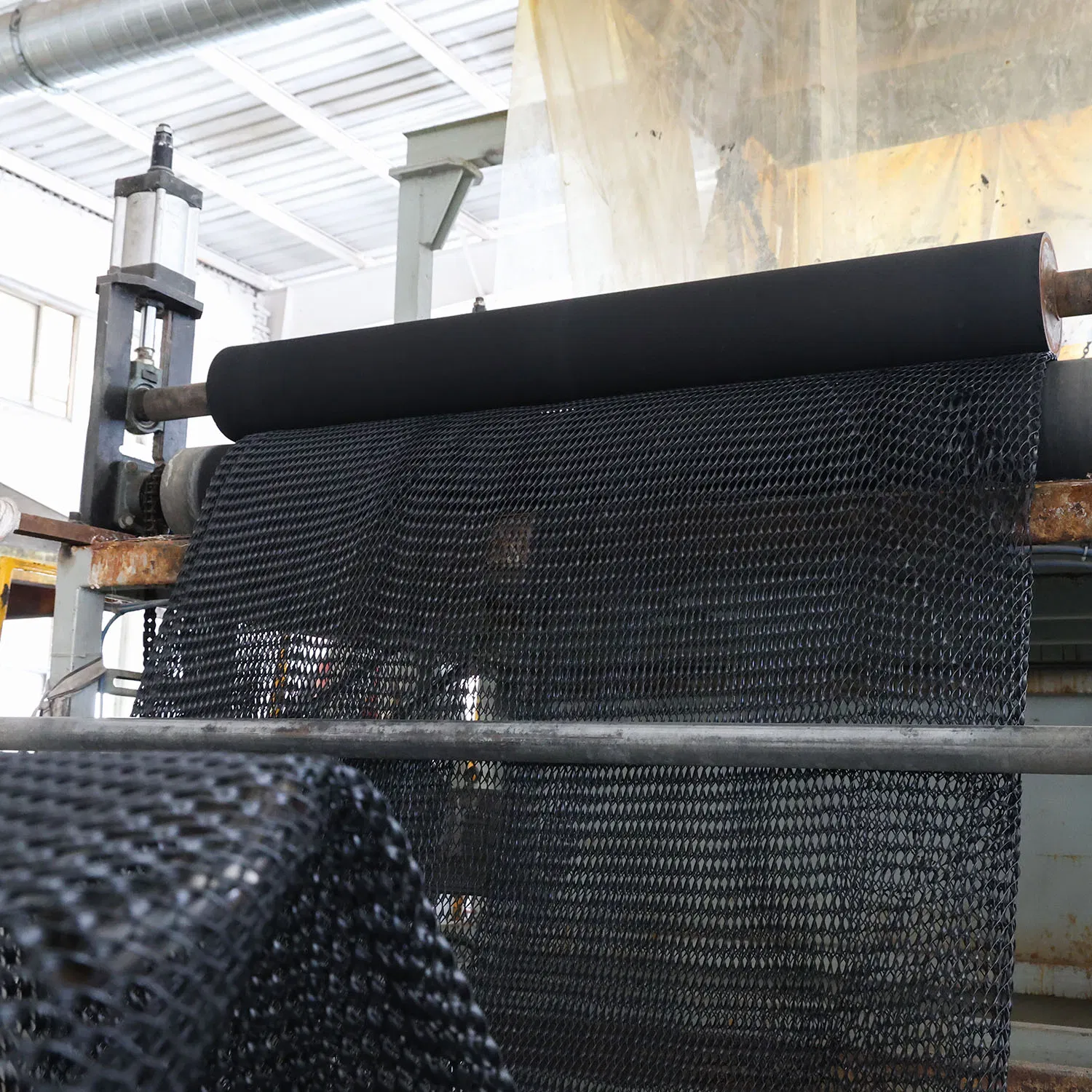 China Manufacturer HDPE 3D Drainage Geocomposite Drainage Geonet with Long Fiber Geotextile for Landfill Road Garden Drainage