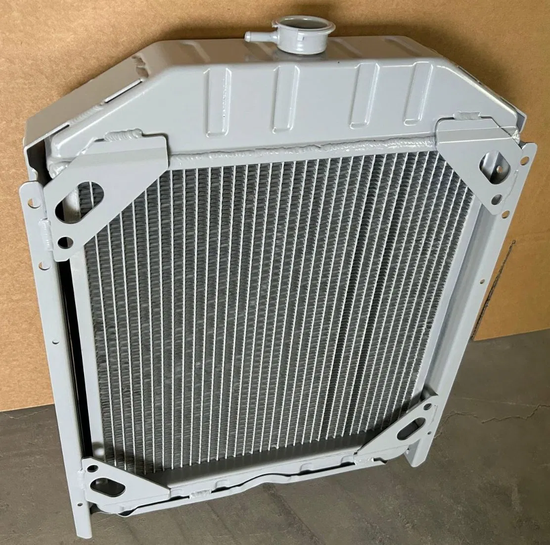 Радиатор для трактора New Holland 480