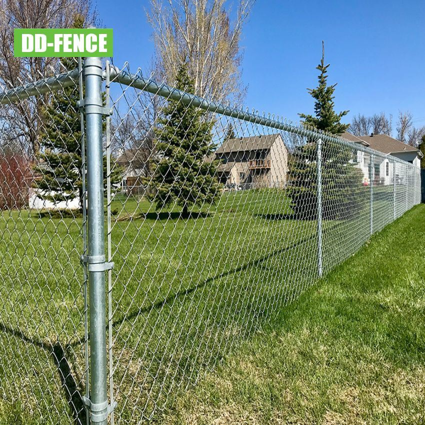 Cheap Welded Metal Steel Garden Fence Outdoor Fences Galvanized Diamond Wire Mesh Fence Panel Post Farm Fencing Netting Cyclone Wire Fence Chain Link Fence