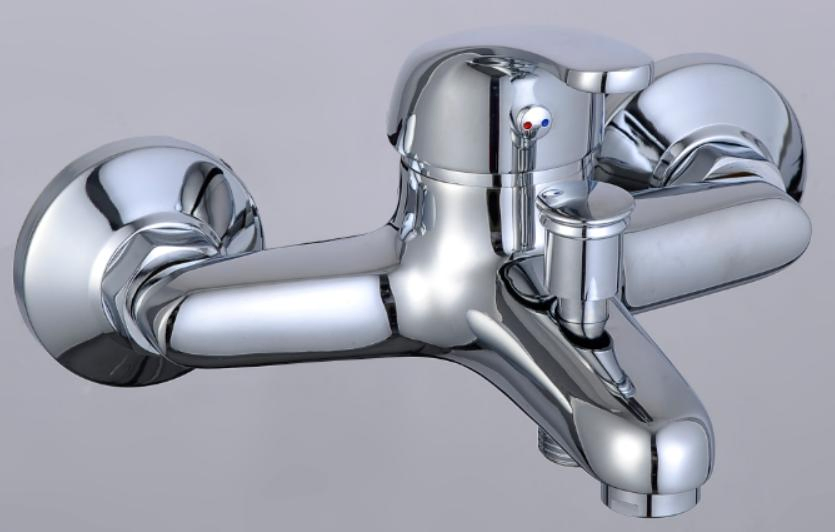 Смеситель для ванны однорычажный водопад