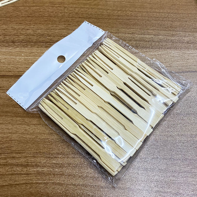 Factory Wholesale Disposable Fruit Prick Two Teeth Bamboo Fruit Fork Pastry Confectionery Bamboo Fork Stick
