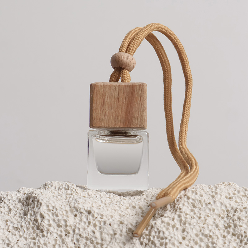 Chic Car Perfume - Elegant Hanging Air Freshener for Stylish Spaces