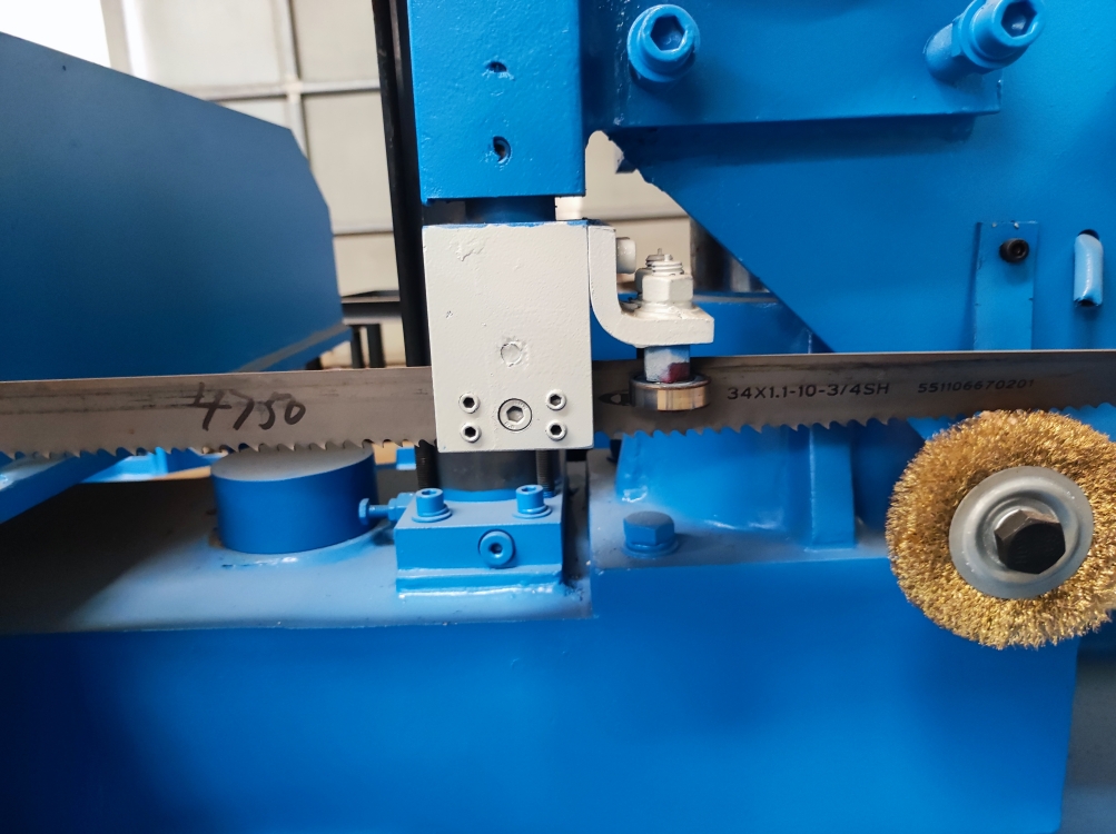 Станок ленточнопильный