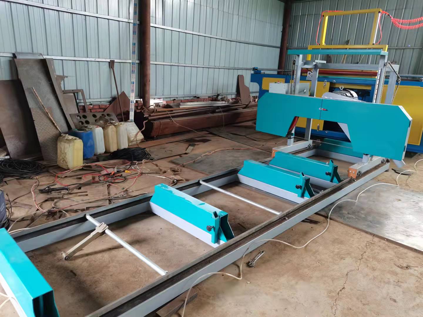 Станок ленточнопильный