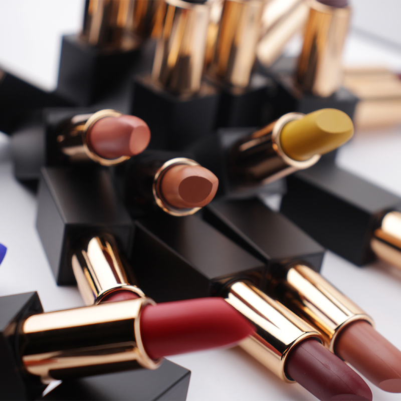 Black Gold Magnetic Tube Packaging Private Label Vegan Matte Nude Lipstick