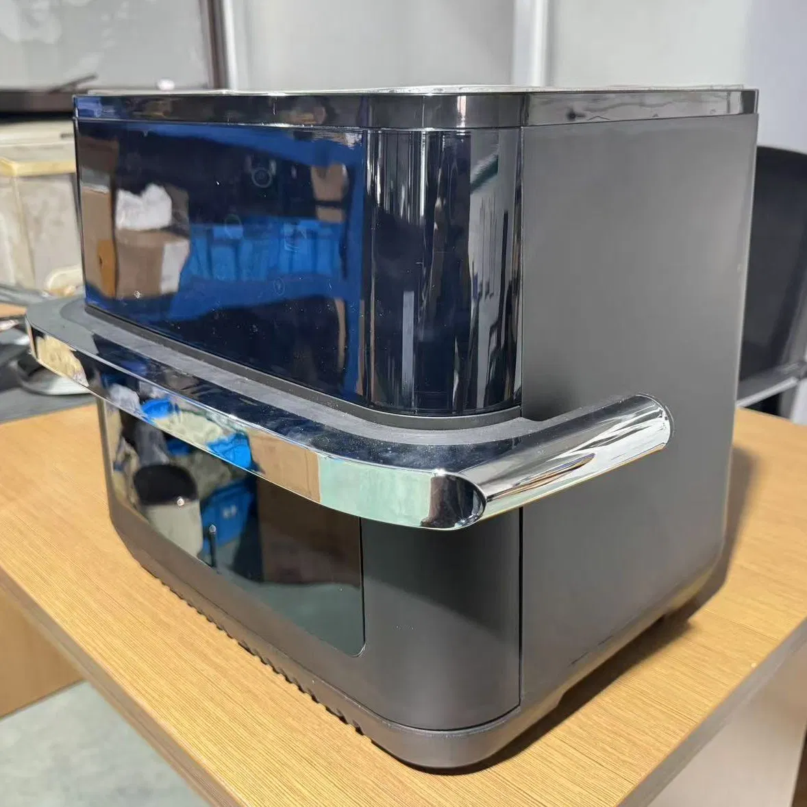 Large Capacity, Non-Stick Basket, Adjustable Temperature Control for Healthy Low-Fat Home Kitchen Cooking Oil-Free Smart Air Fryer