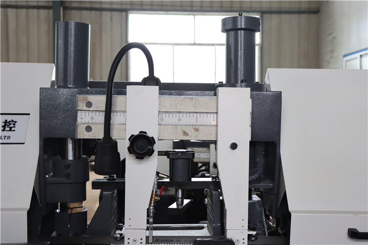 Станок ленточнопильный GH4220/GH4228/GH4230